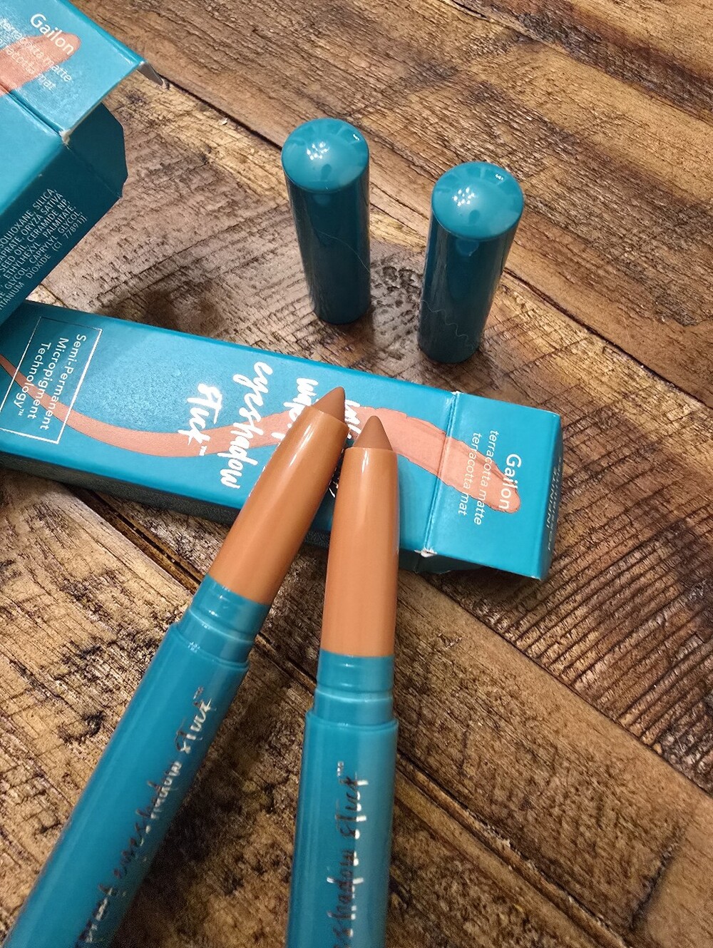 NWT Set Of 2 Thrive Causemetics Infinity Waterproof Eyeshadow Stick, Gailon